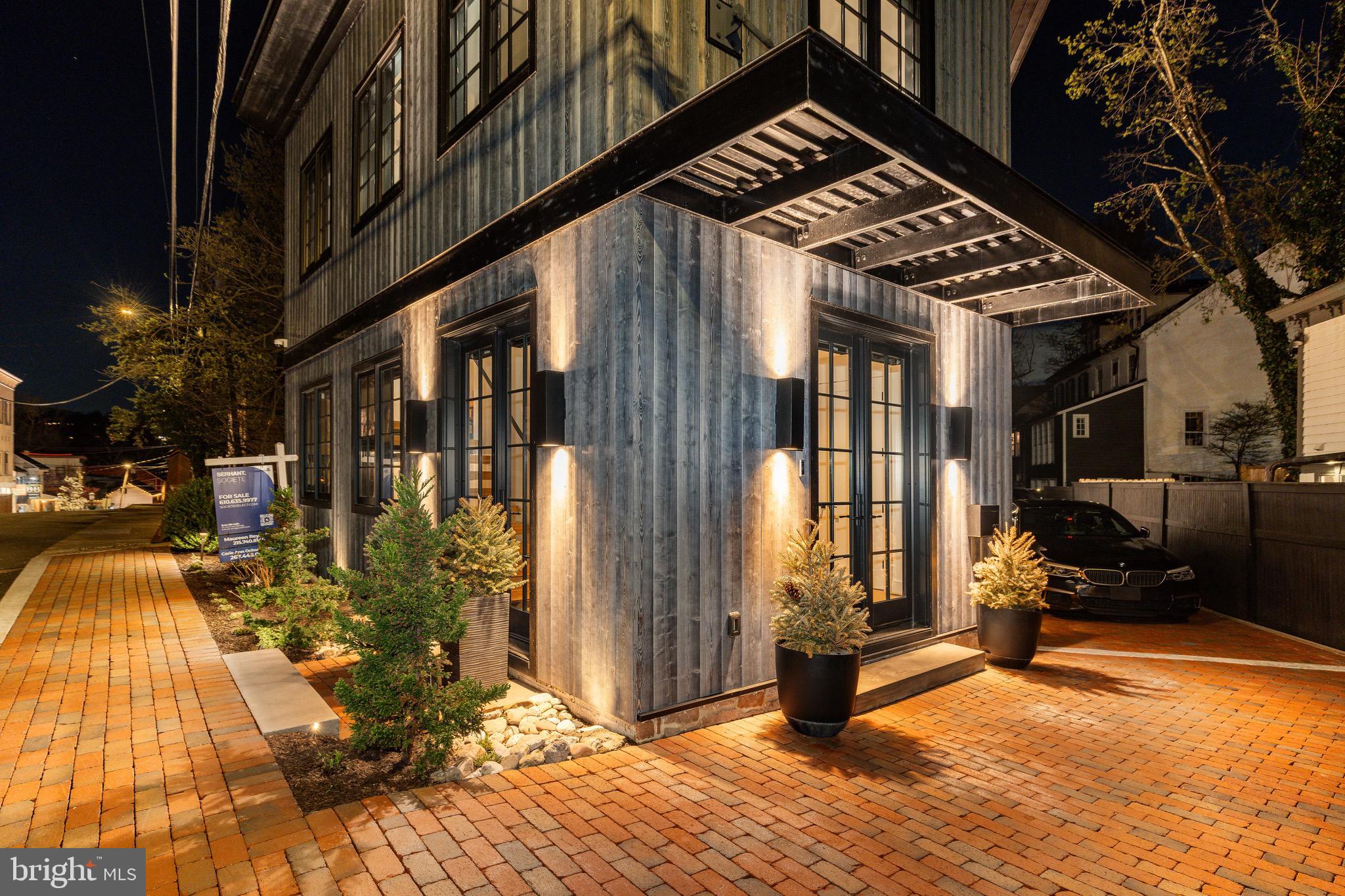 27 W MECHANIC STREET