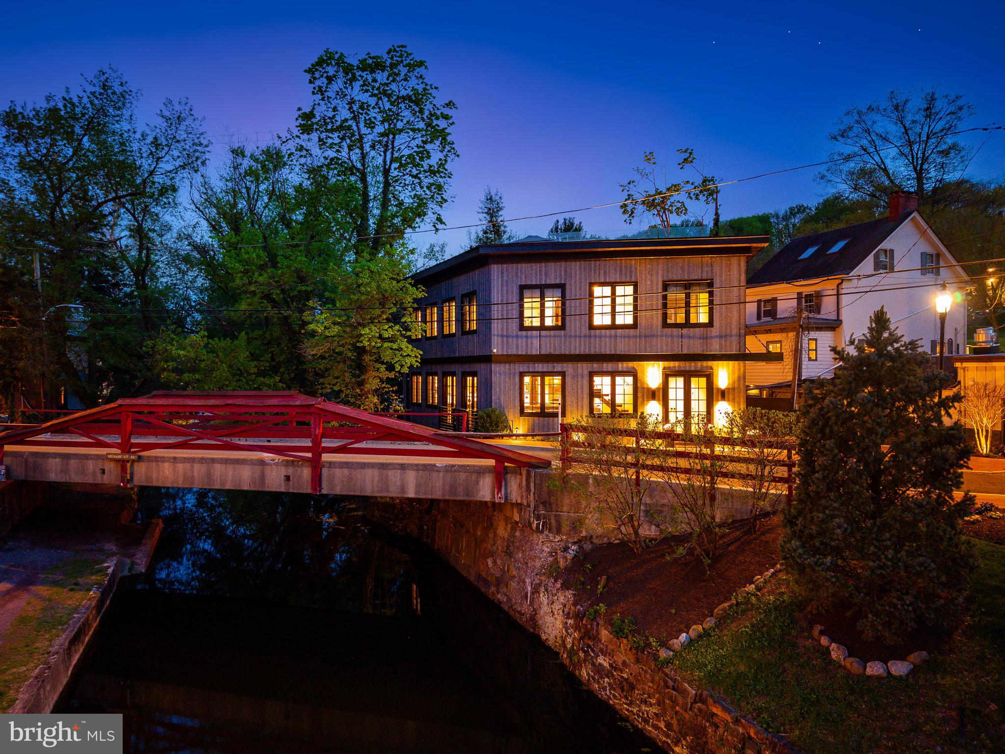 27 W MECHANIC STREET