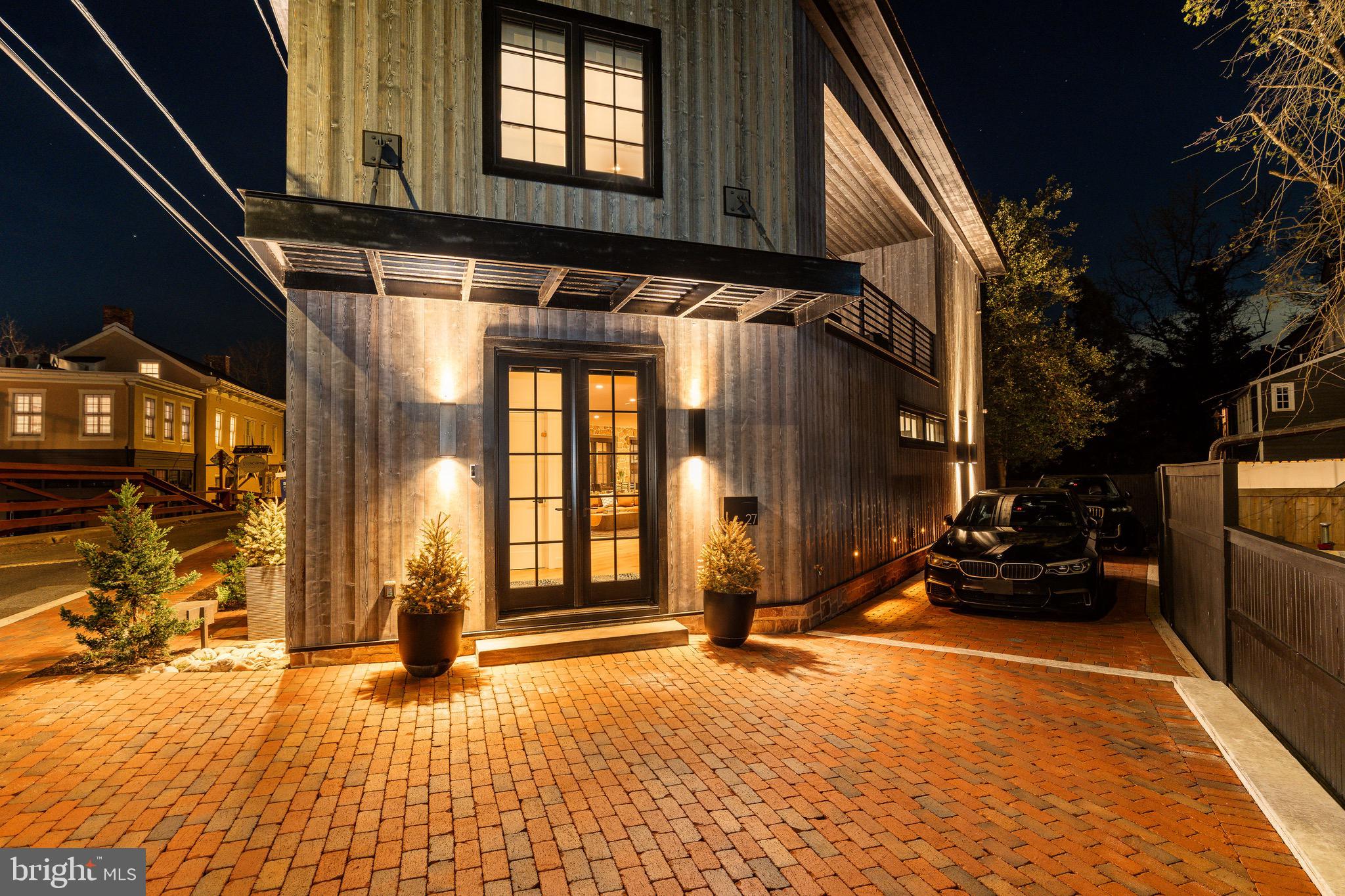 27 W MECHANIC STREET