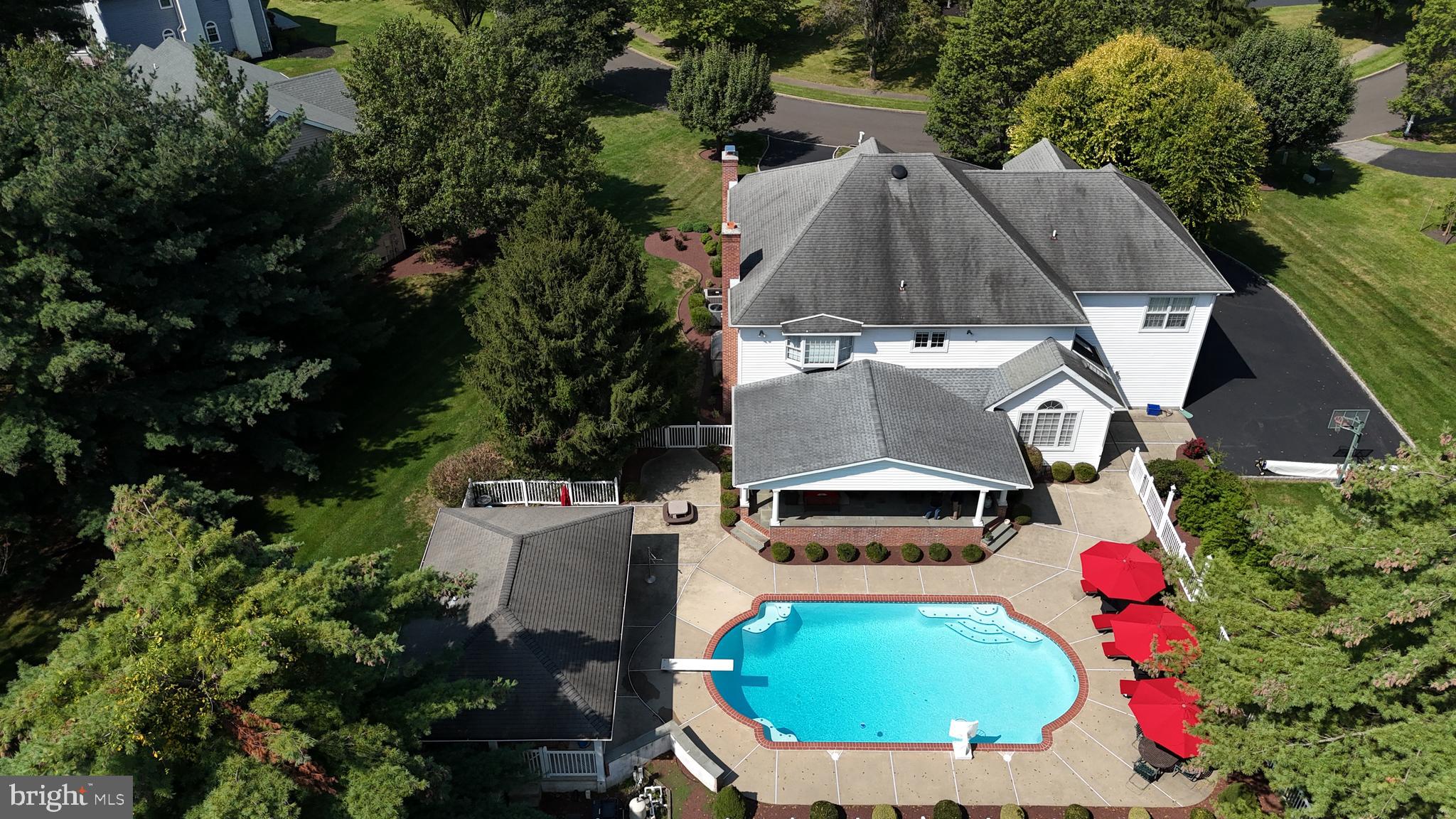 1536 CARLENE COURT