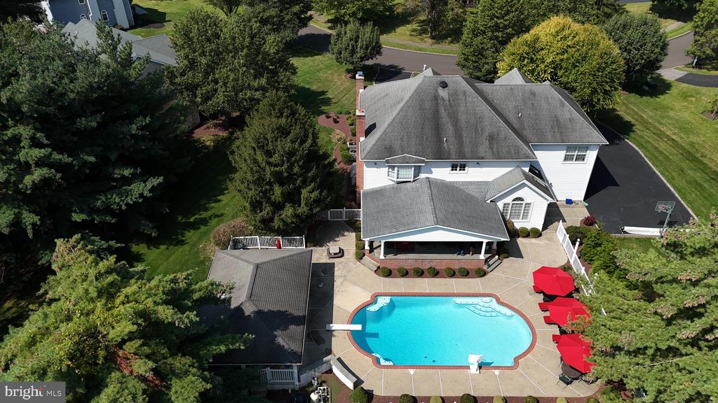 1536 CARLENE COURT