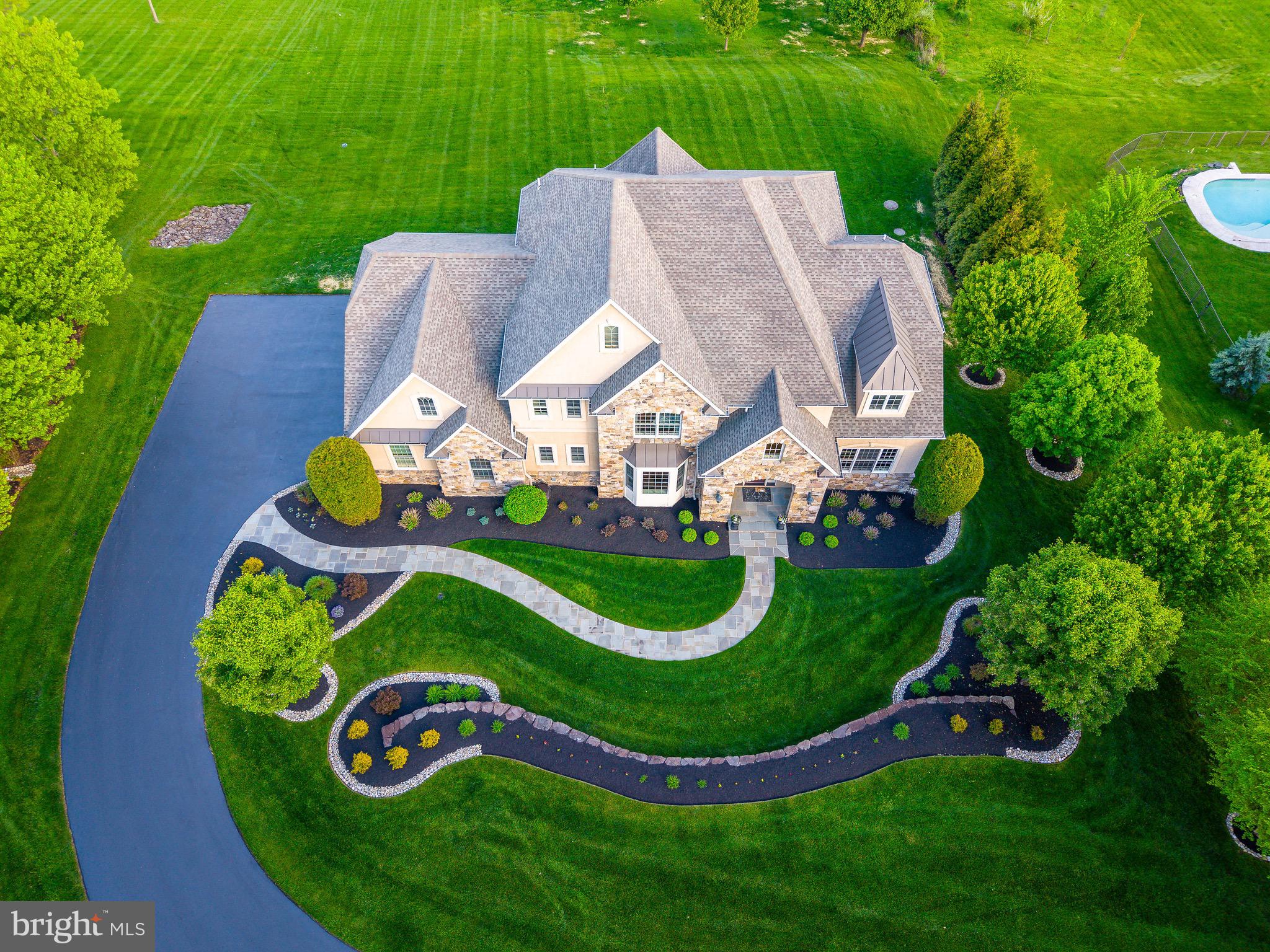 5829 RIDGEVIEW DRIVE