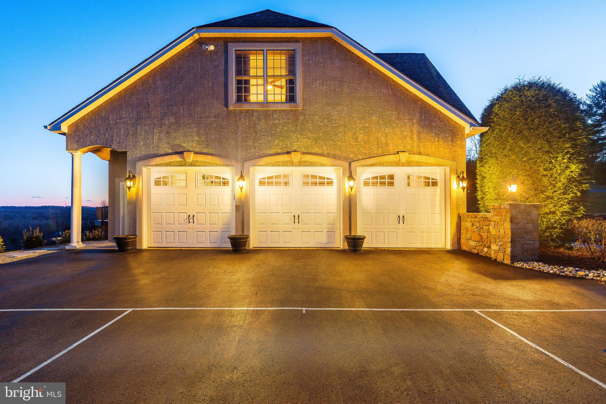 5829 RIDGEVIEW DRIVE