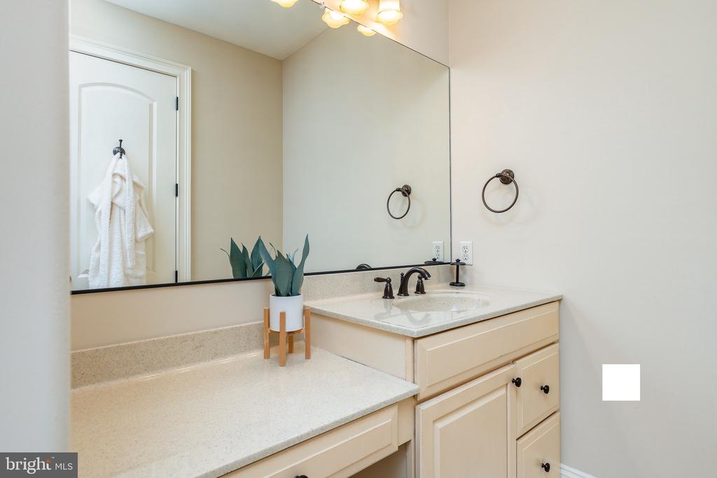 5829 RIDGEVIEW DRIVE