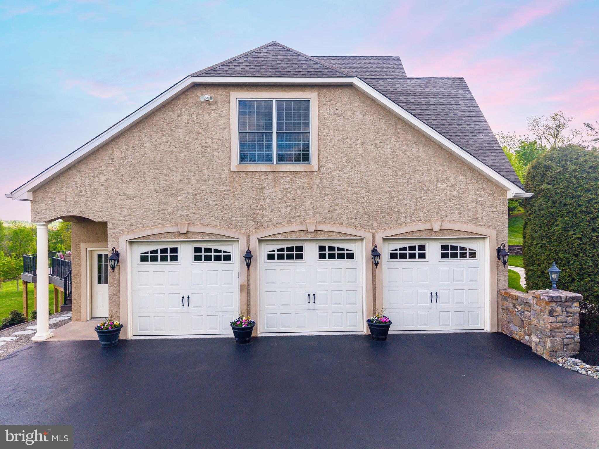 5829 RIDGEVIEW DRIVE