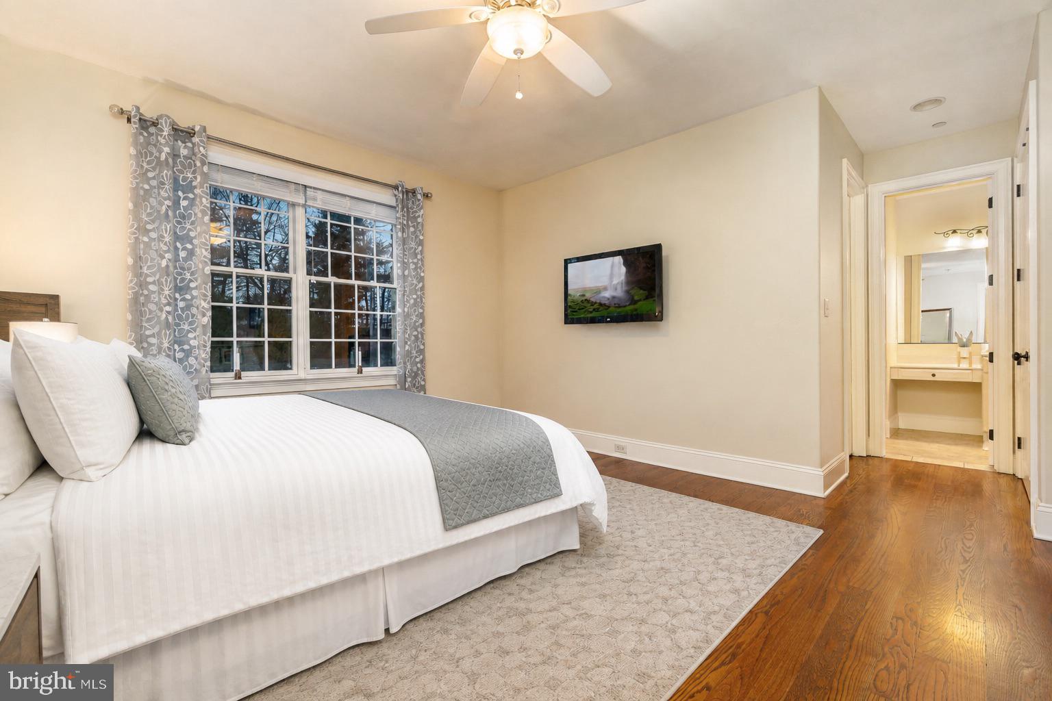 5829 RIDGEVIEW DRIVE