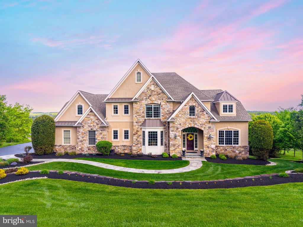 5829 RIDGEVIEW DRIVE