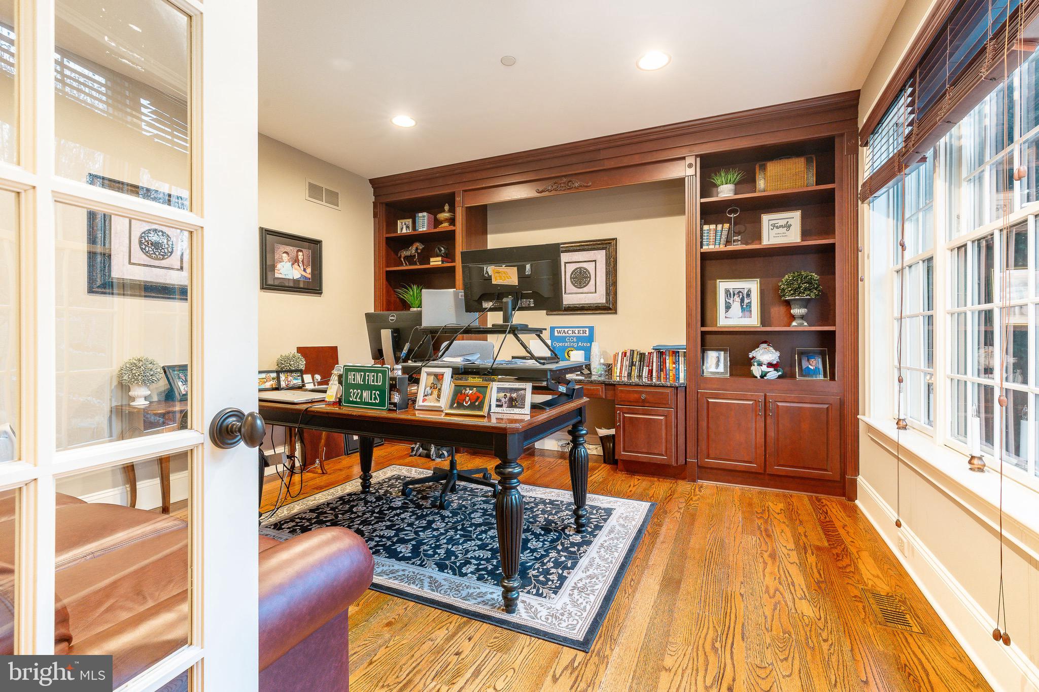 5829 RIDGEVIEW DRIVE