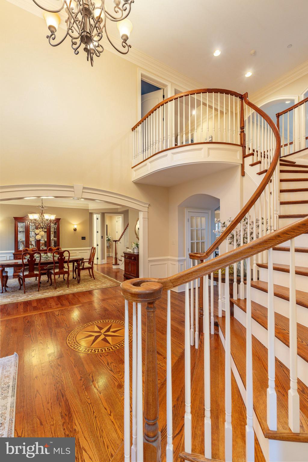 5829 RIDGEVIEW DRIVE