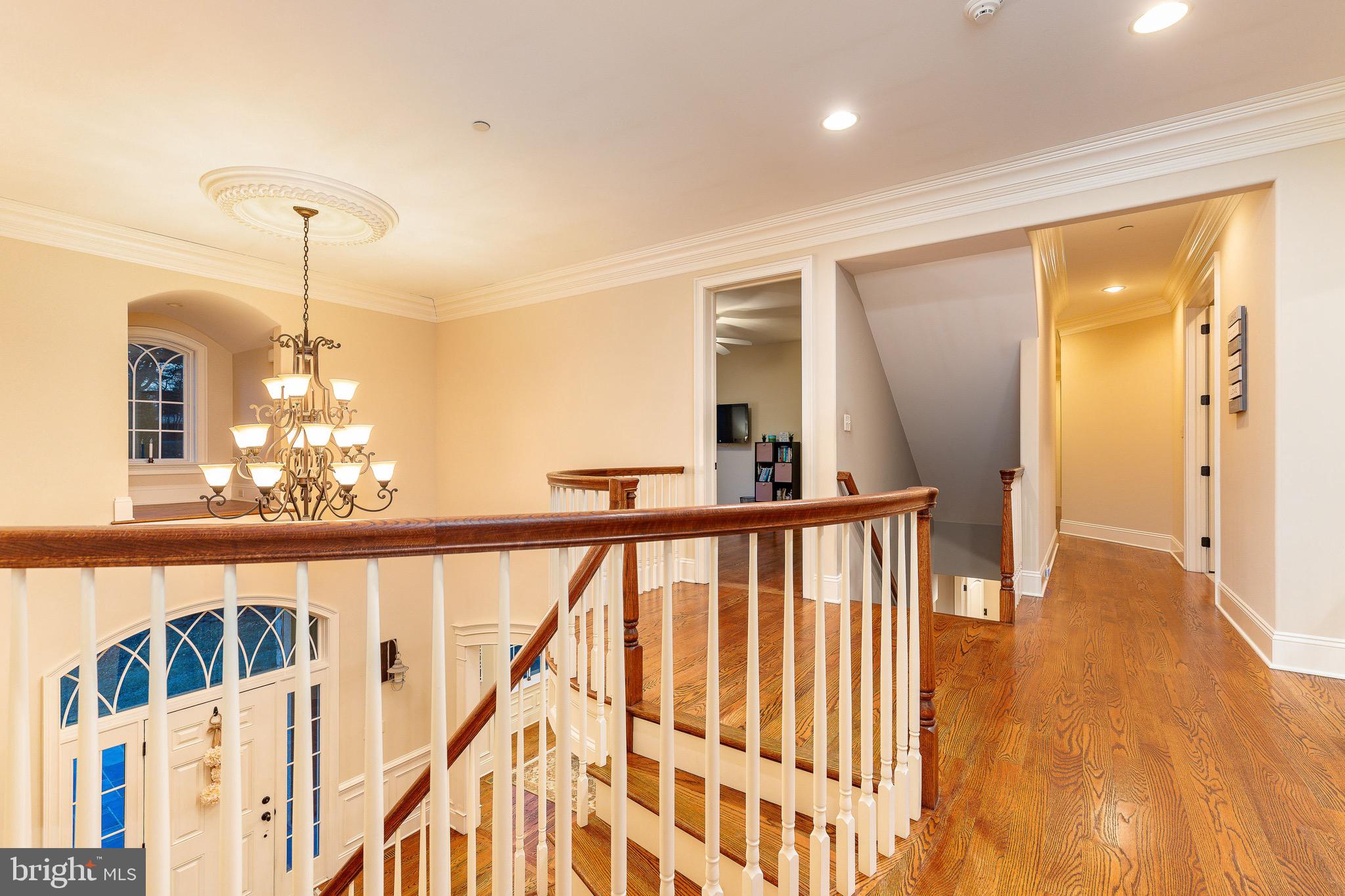 5829 RIDGEVIEW DRIVE