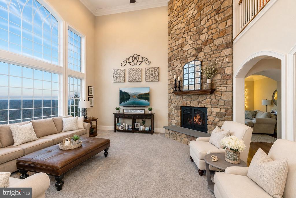 5829 RIDGEVIEW DRIVE