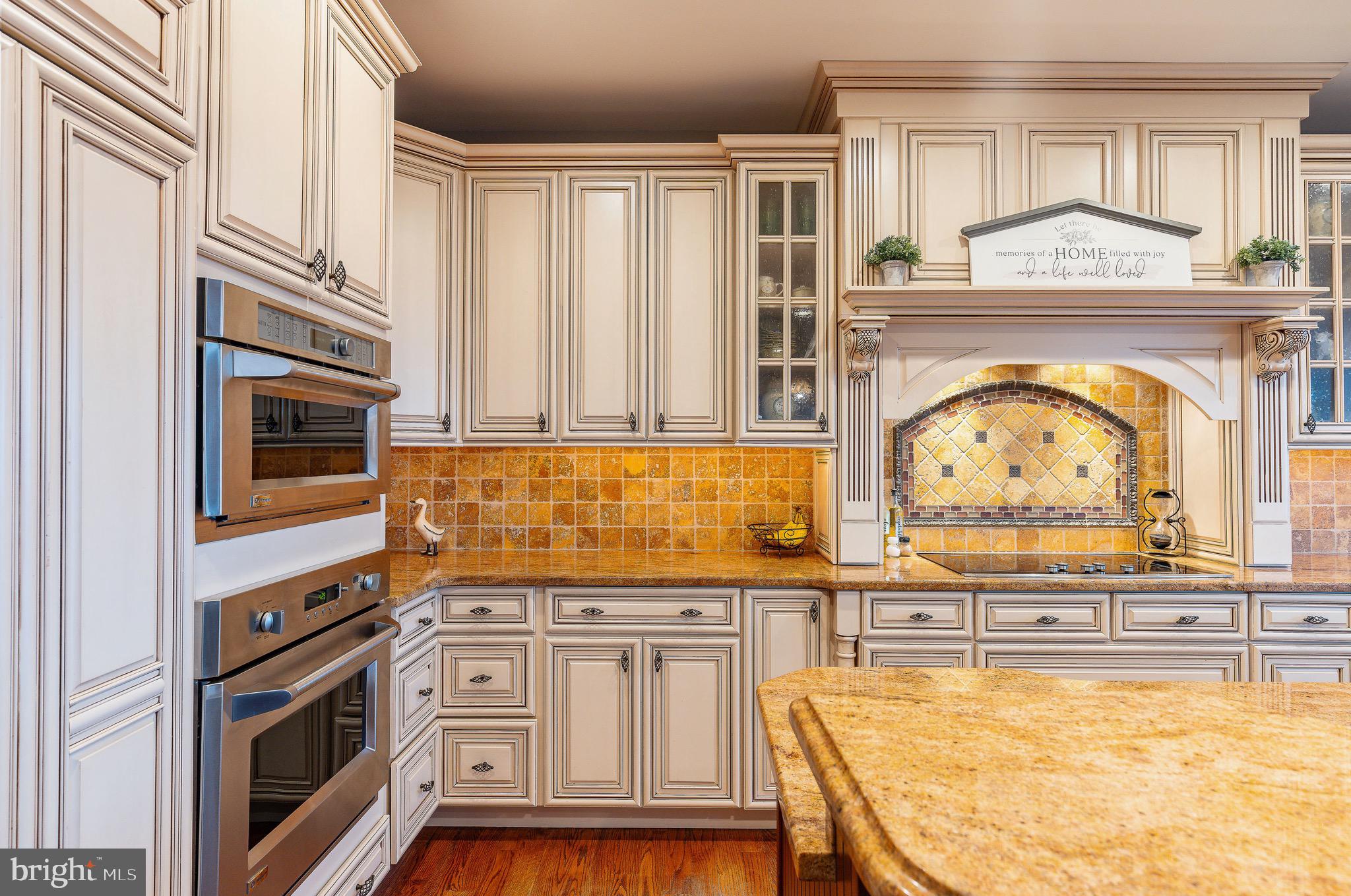 5829 RIDGEVIEW DRIVE