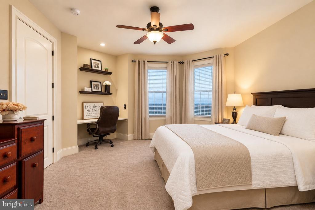 5829 RIDGEVIEW DRIVE