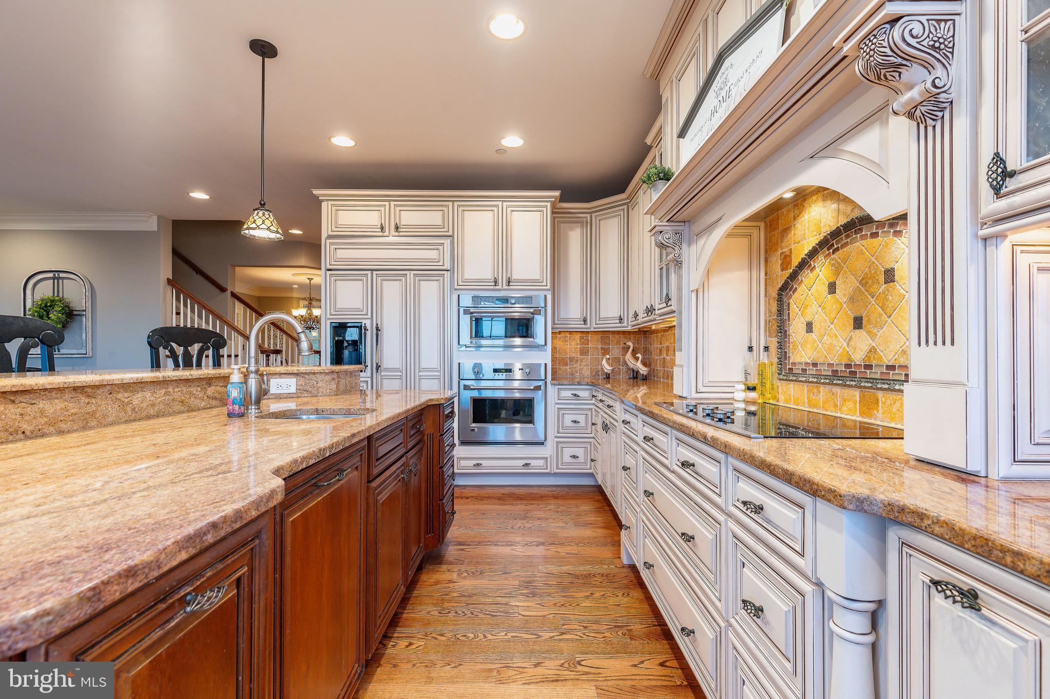 5829 RIDGEVIEW DRIVE