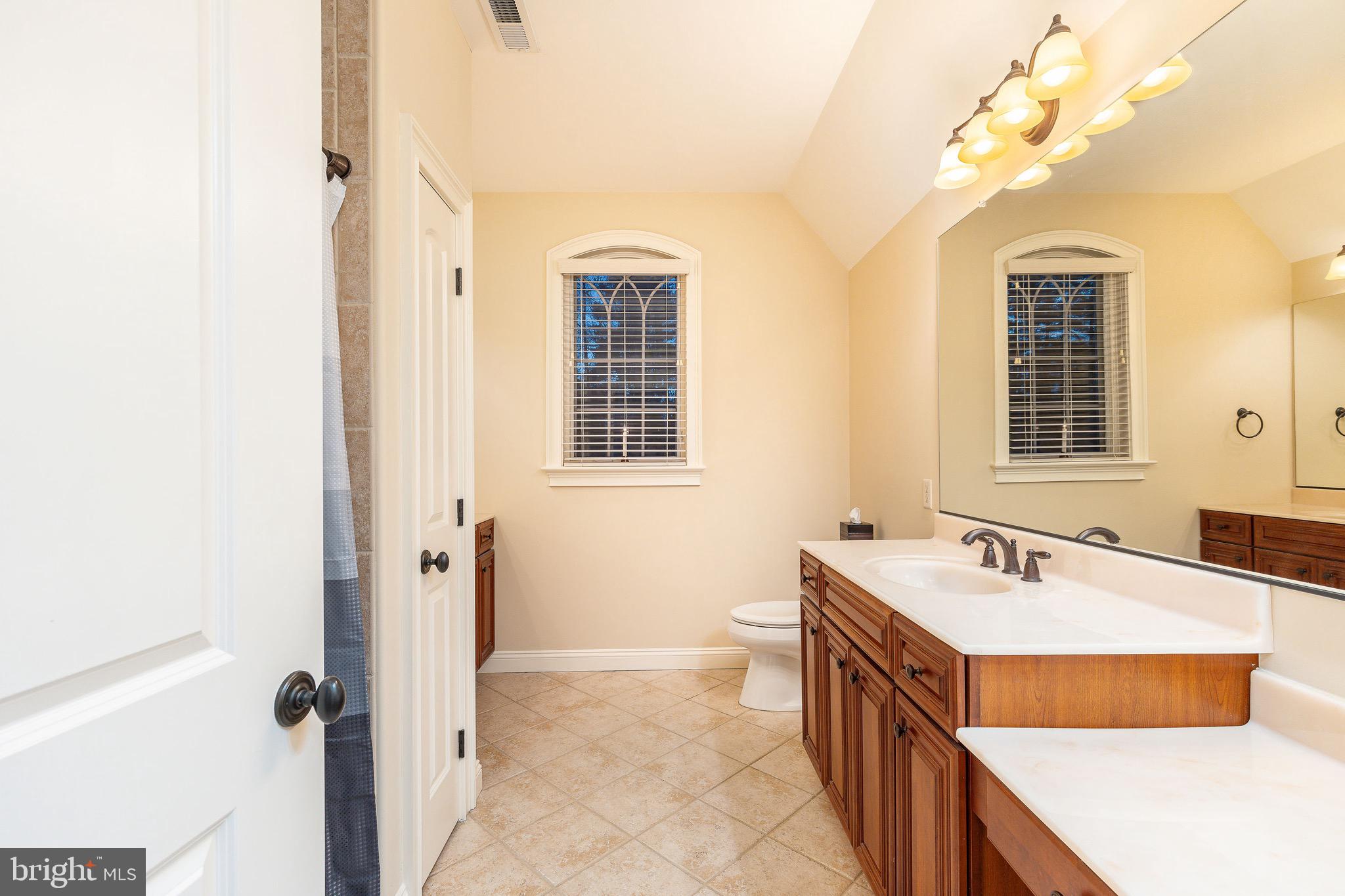 5829 RIDGEVIEW DRIVE