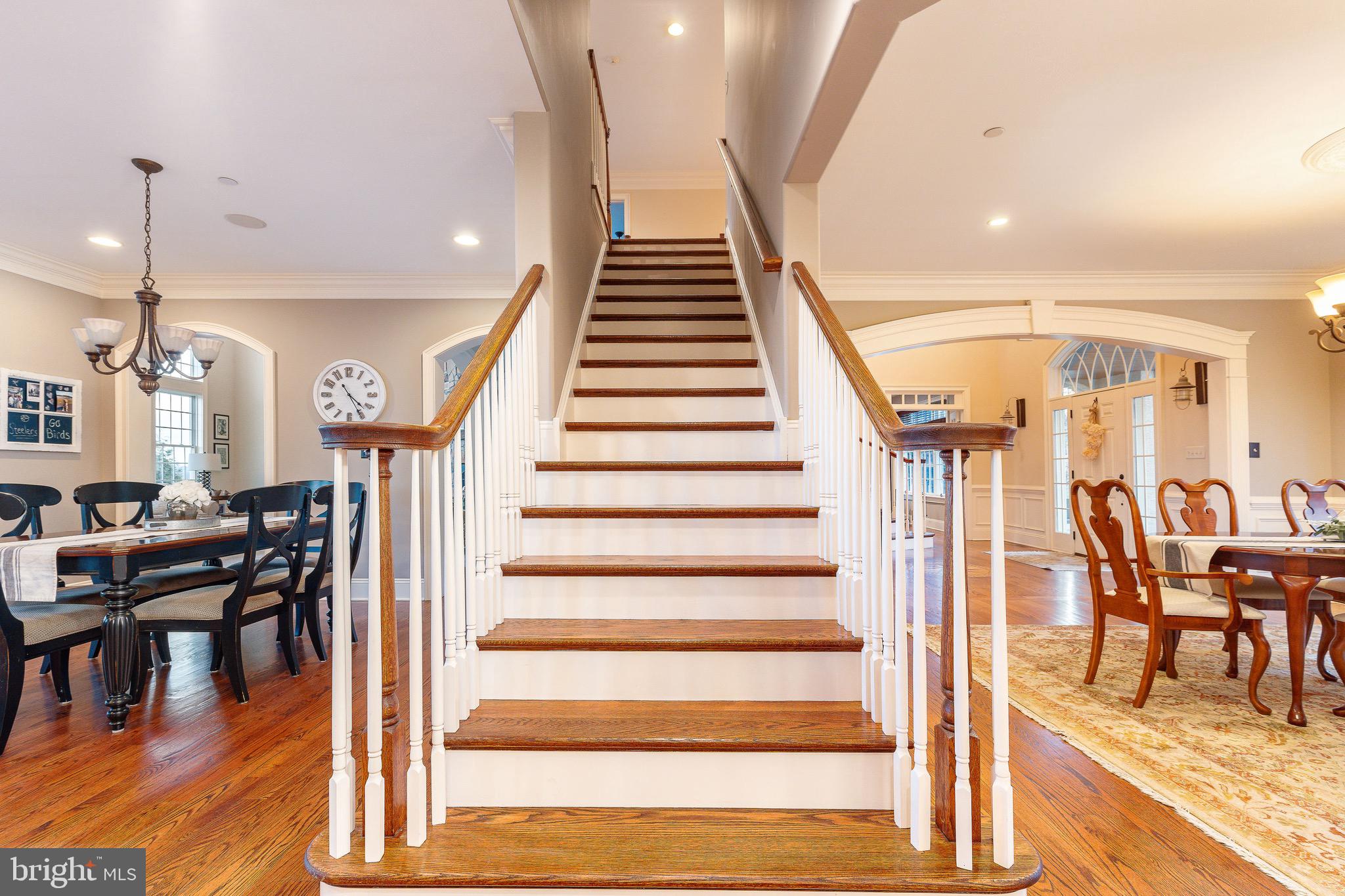 5829 RIDGEVIEW DRIVE