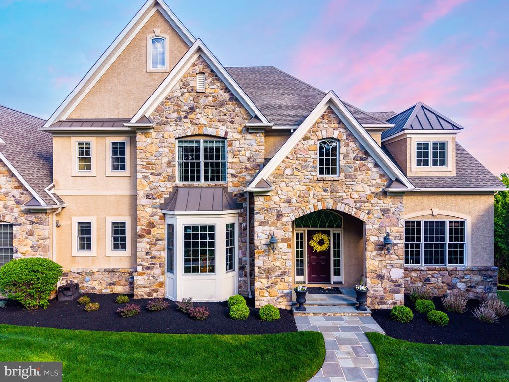 5829 RIDGEVIEW DRIVE