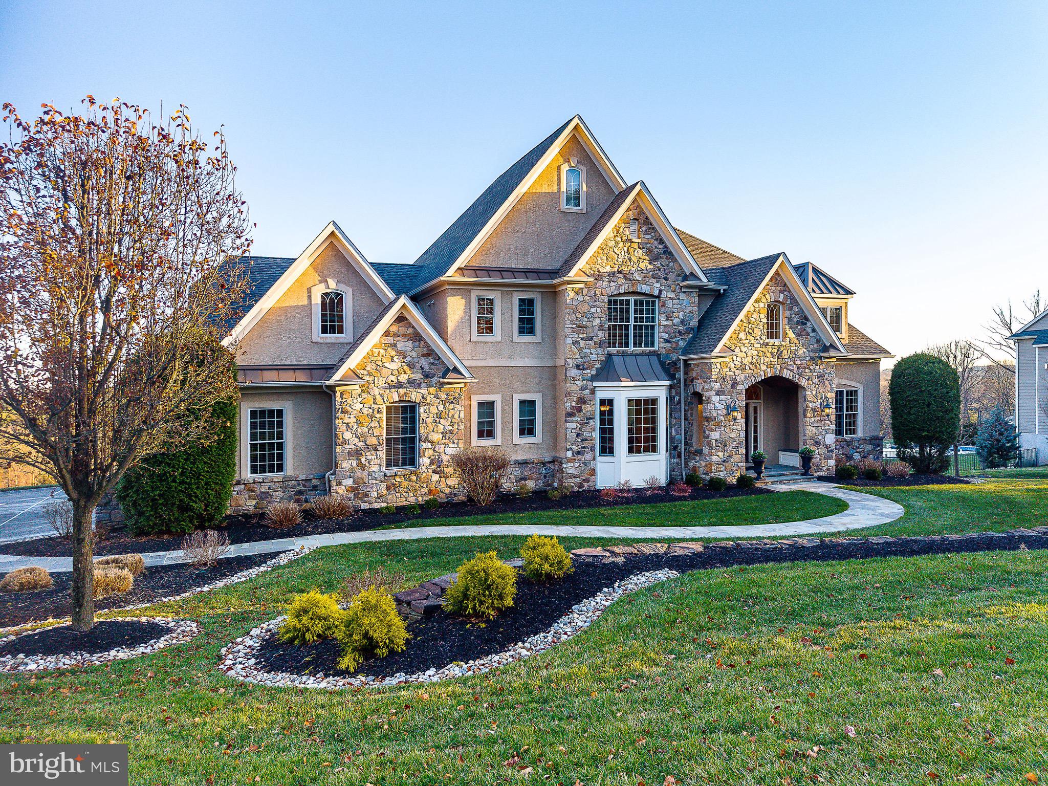 5829 RIDGEVIEW DRIVE