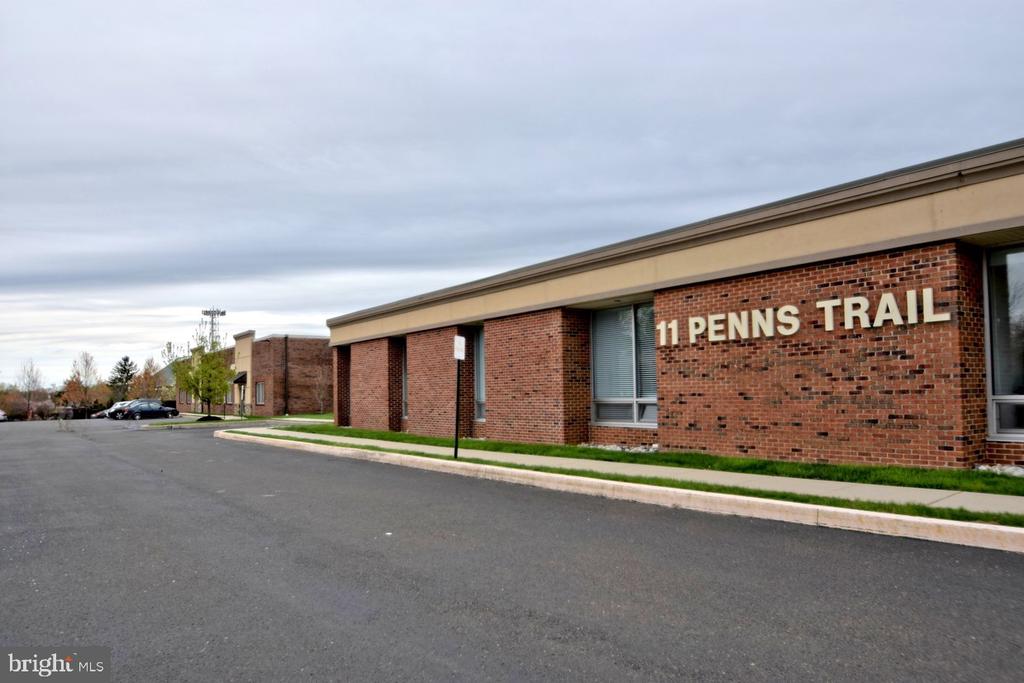 11 PENNS TRAIL 700