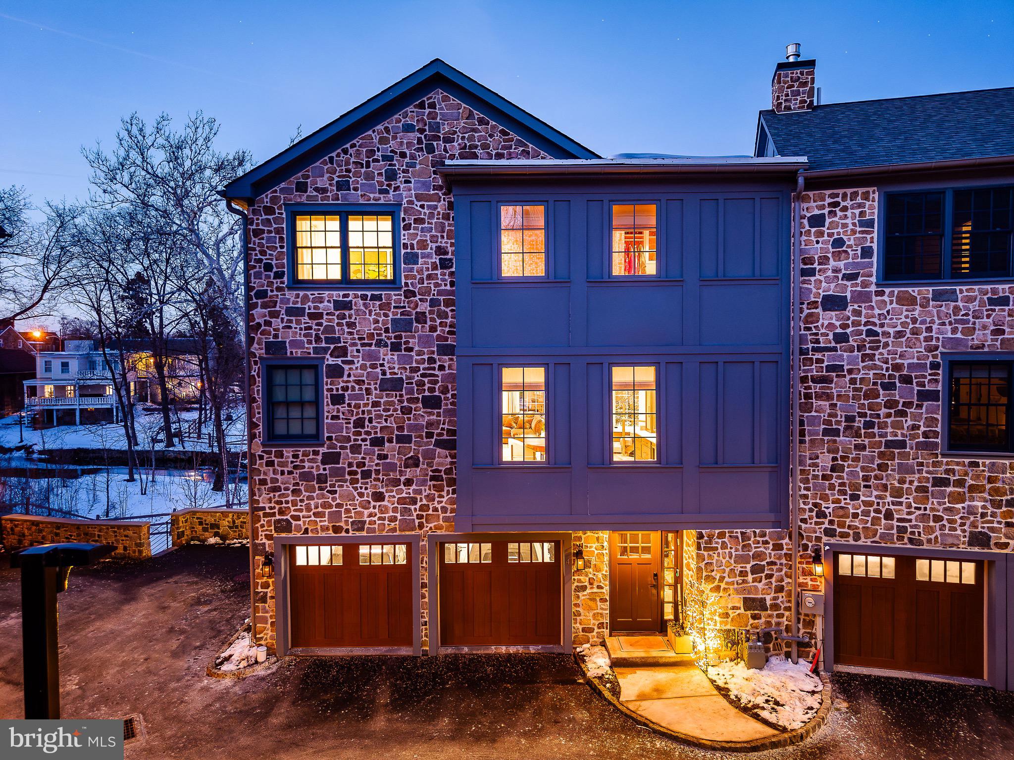 18 W MECHANIC STREET 4