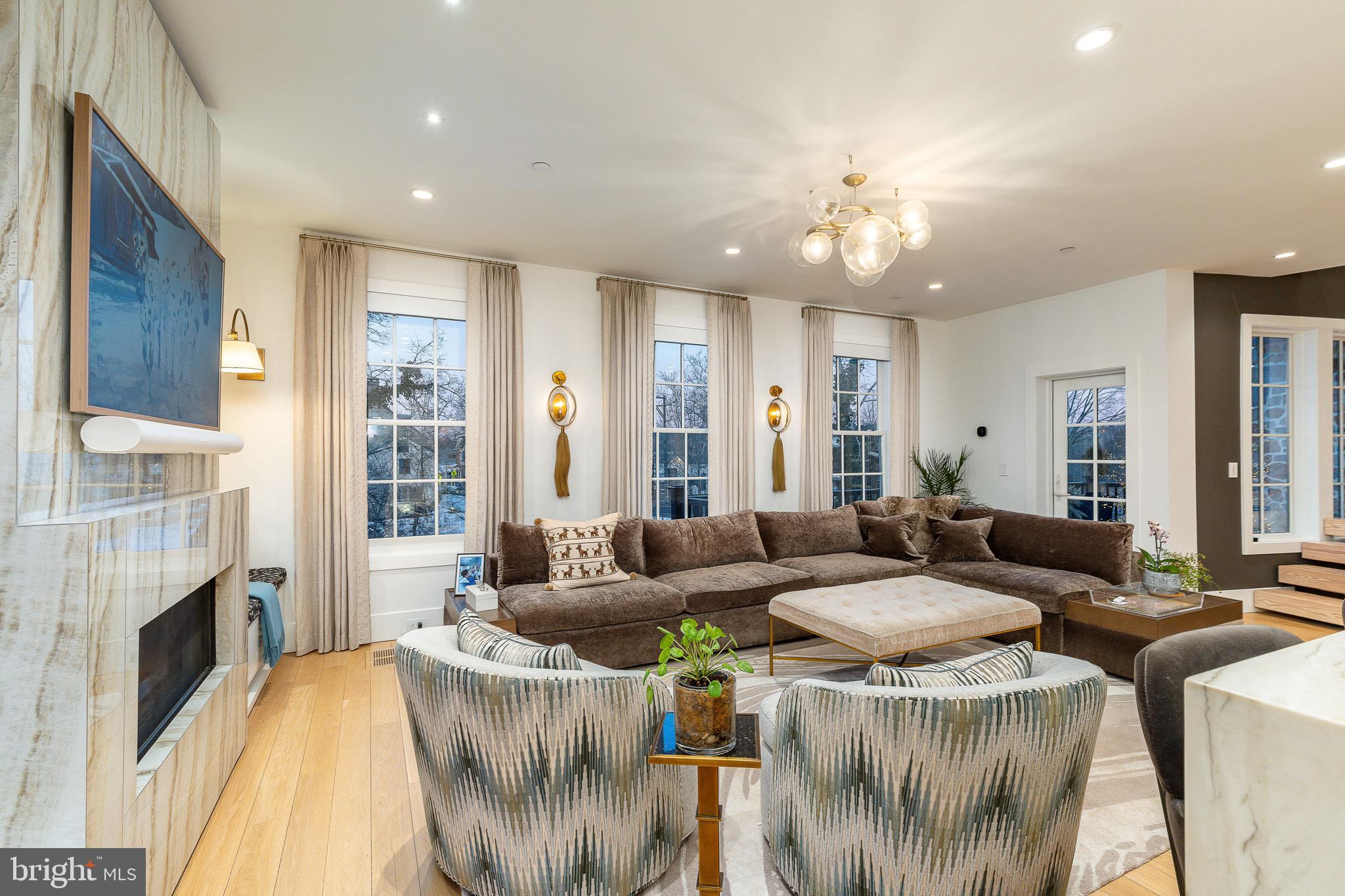 18 W MECHANIC STREET 4