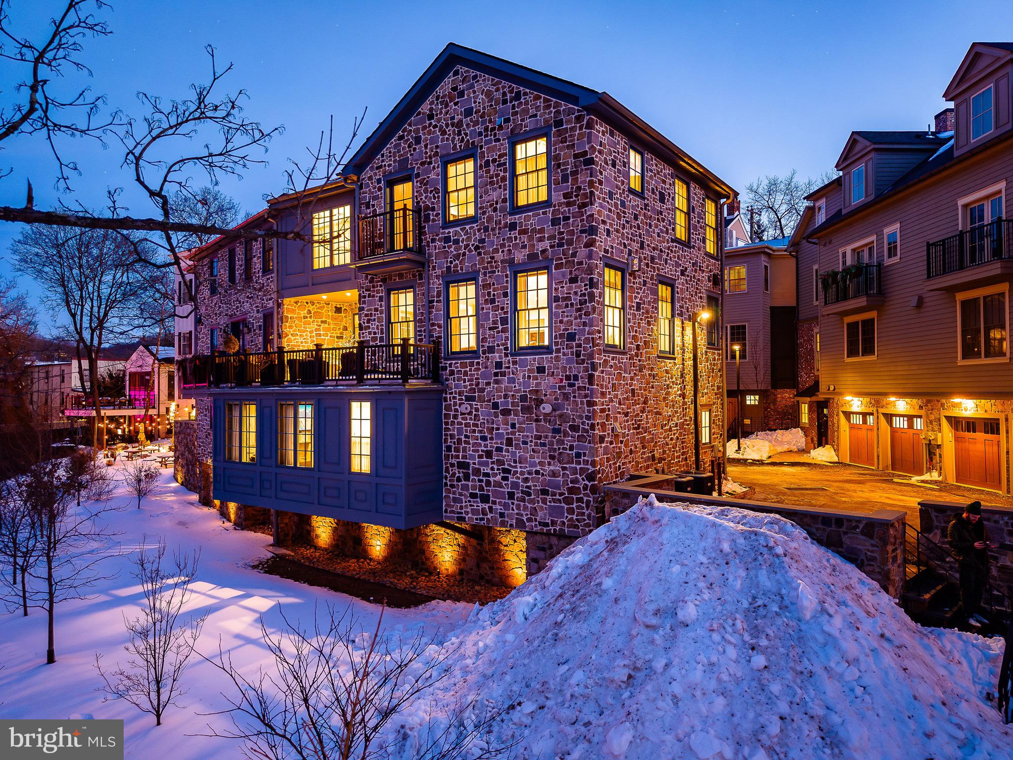 18 W MECHANIC STREET 4