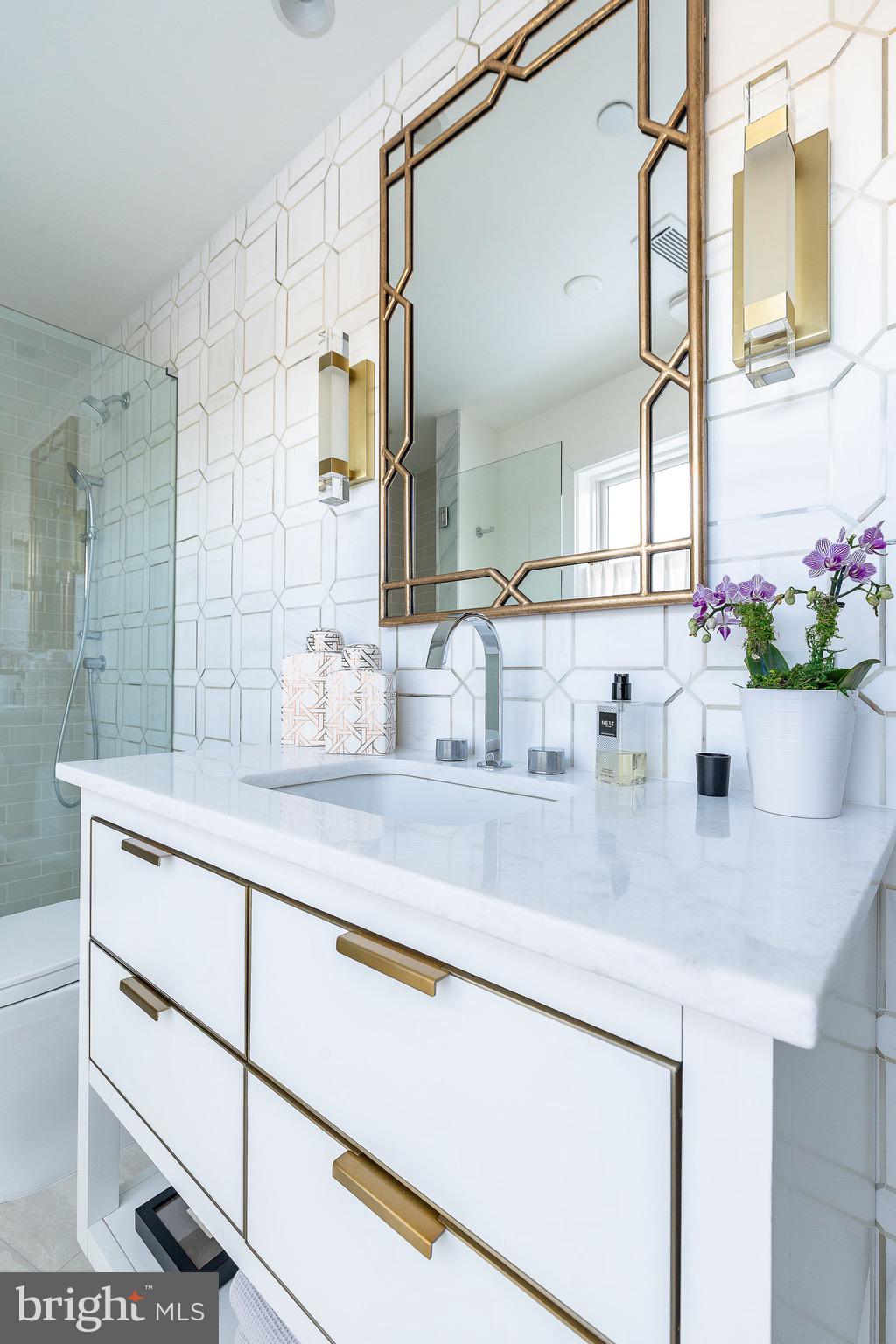 18 W MECHANIC STREET 4