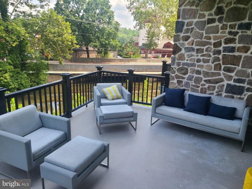 18 W MECHANIC STREET 4