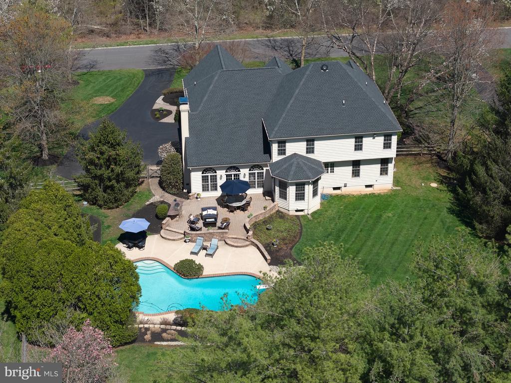 37 ALEXANDERS COURT