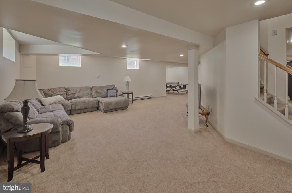 37 ALEXANDERS COURT