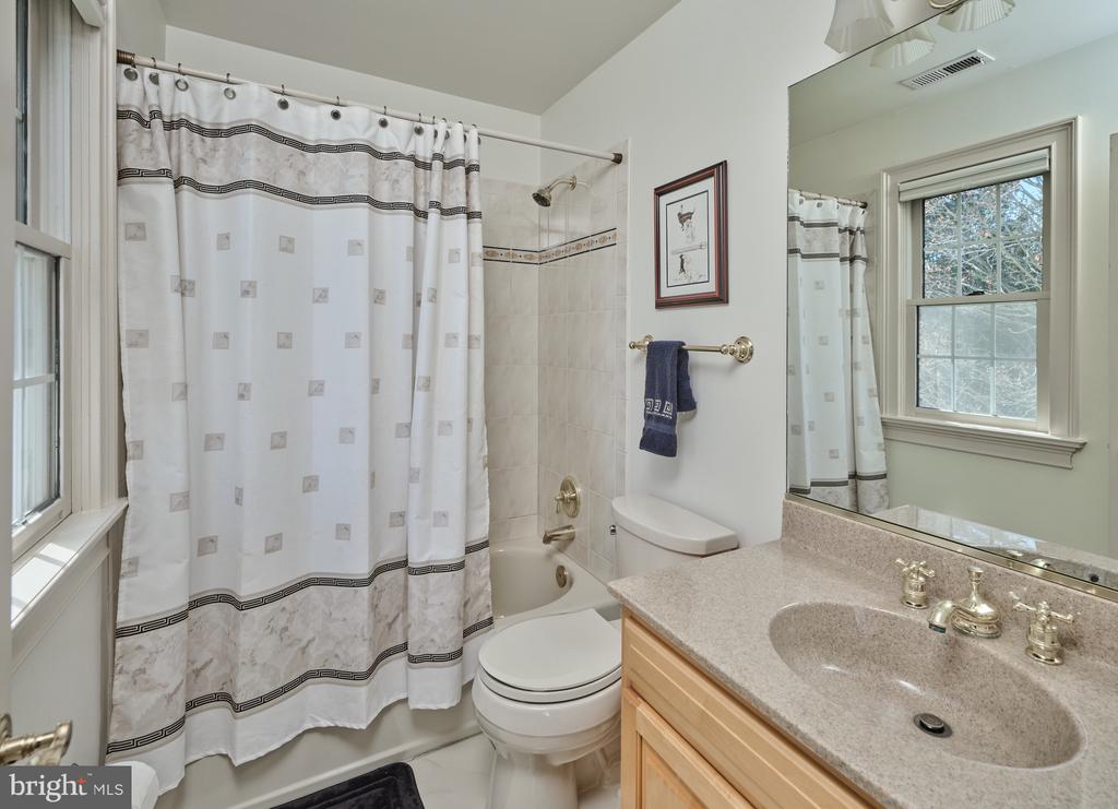 37 ALEXANDERS COURT