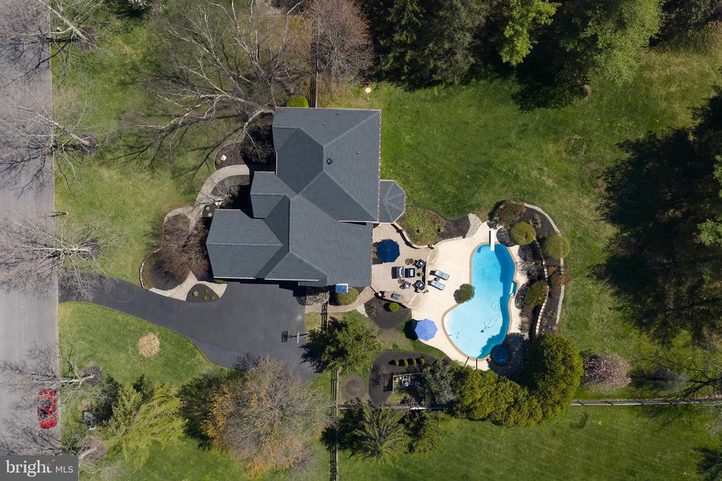 37 ALEXANDERS COURT