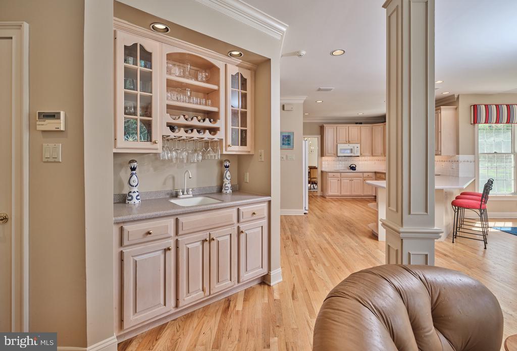 37 ALEXANDERS COURT