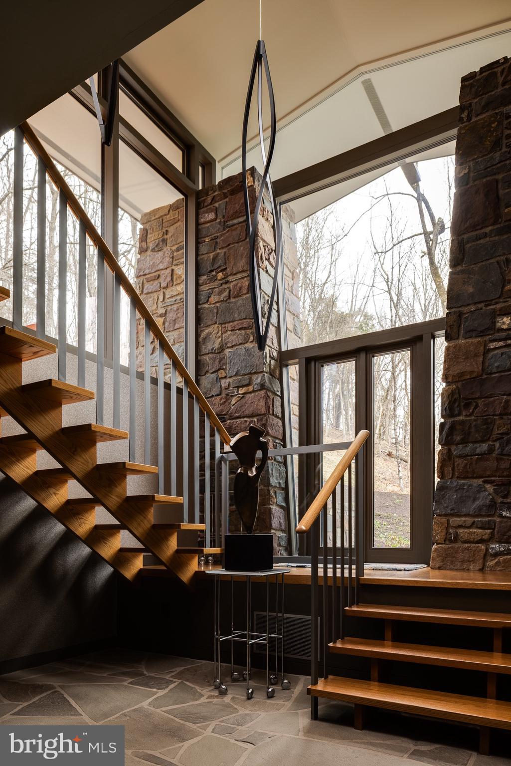 372 BROWNSBURG ROAD