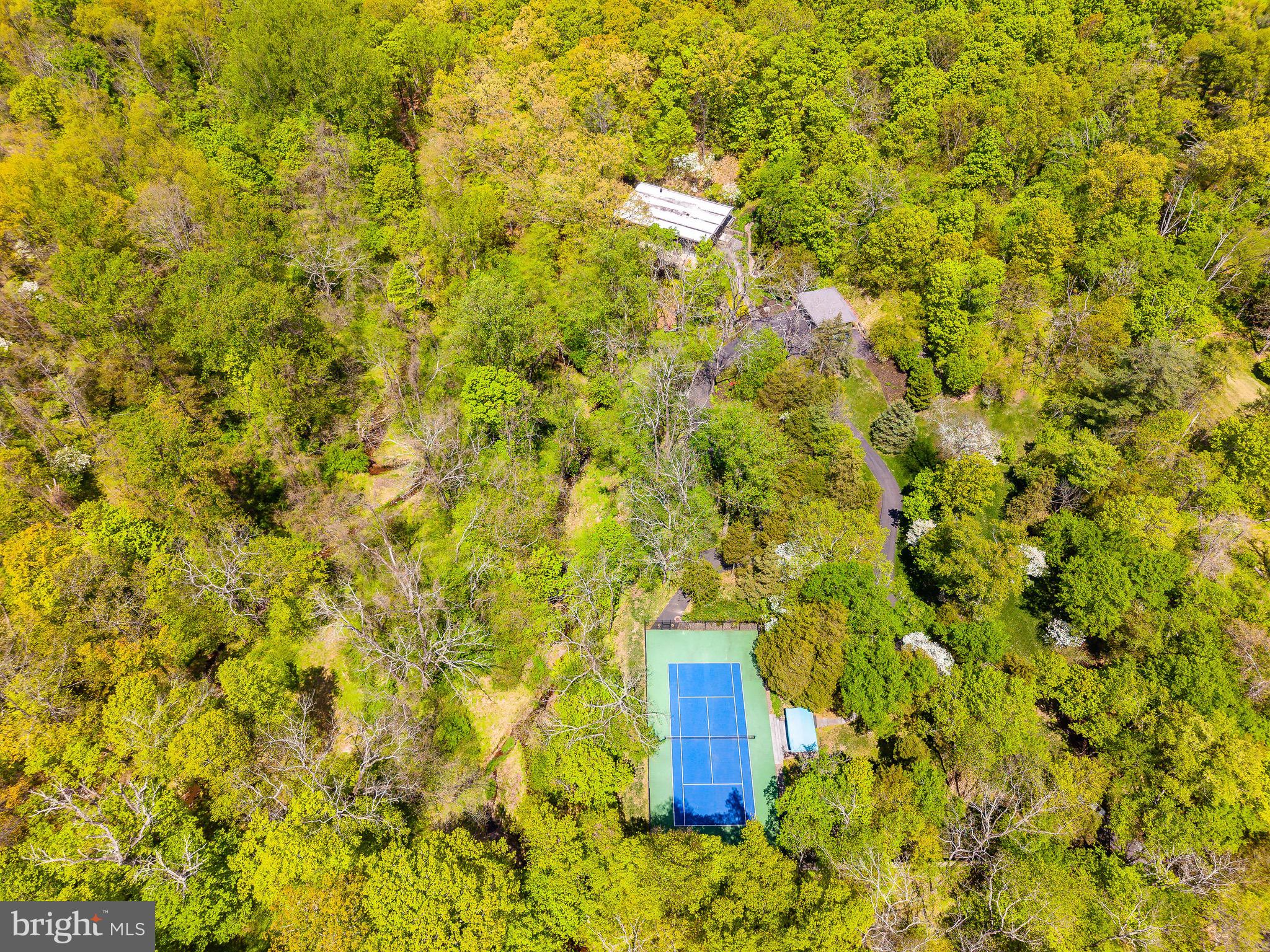 372 BROWNSBURG ROAD