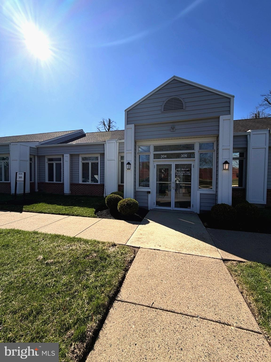 304 CORPORATE DRIVE E E