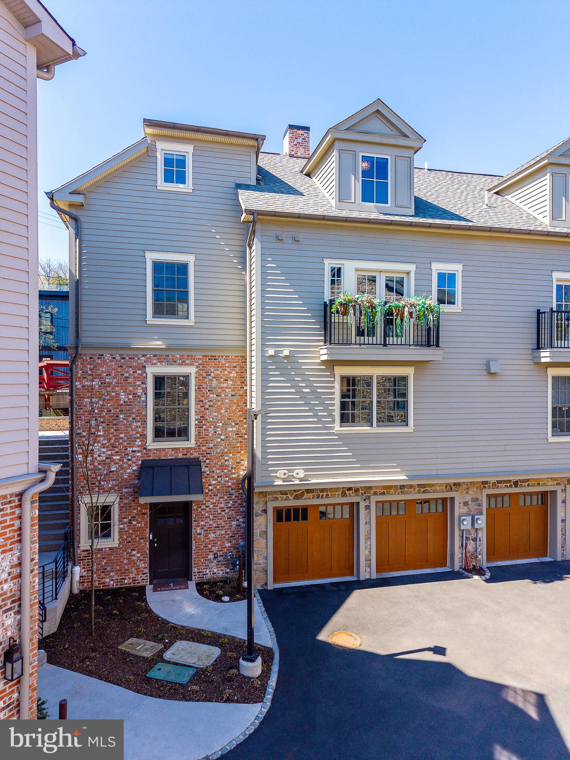 18 W MECHANIC STREET 1