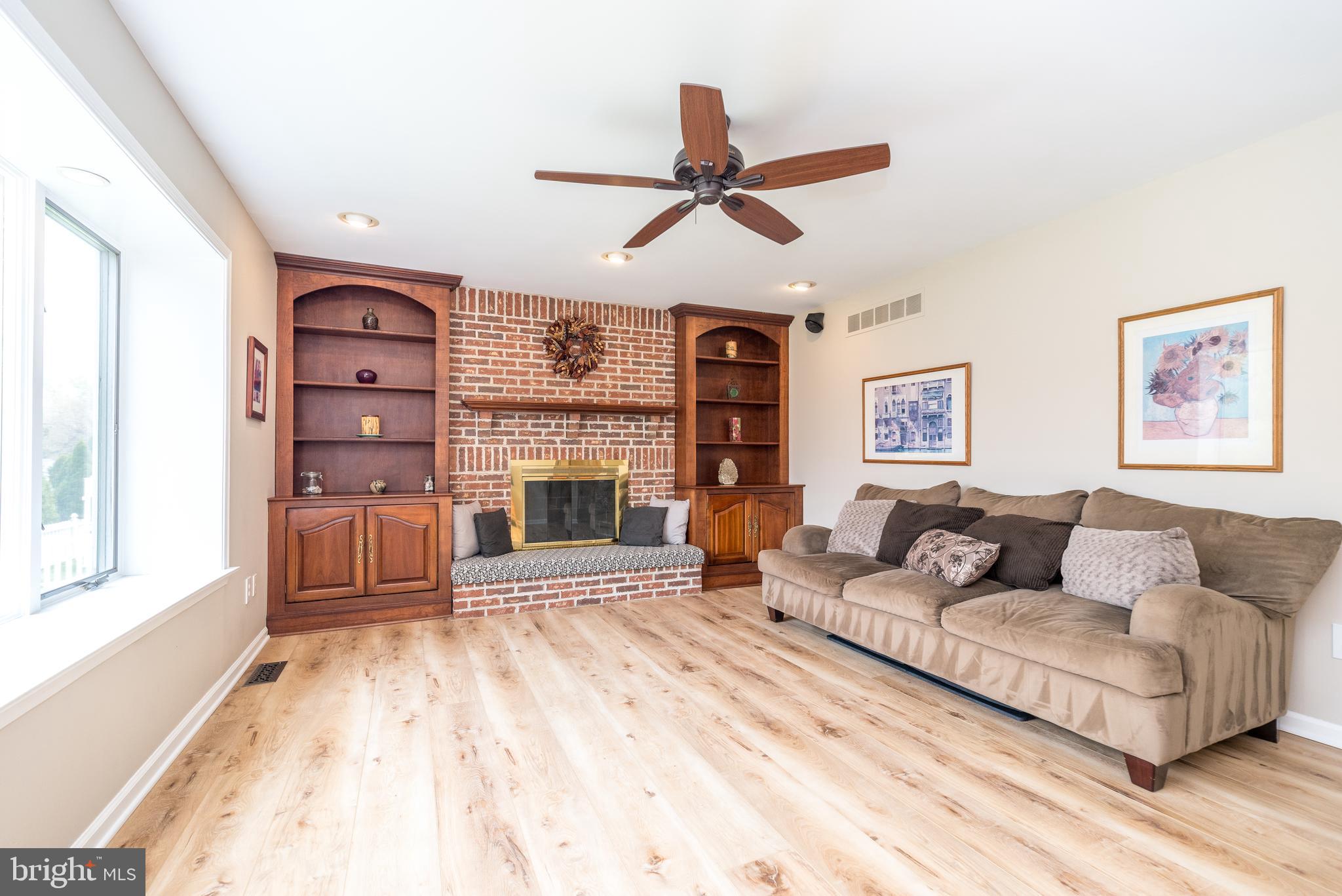 1651 RAMBLEWOOD LANE