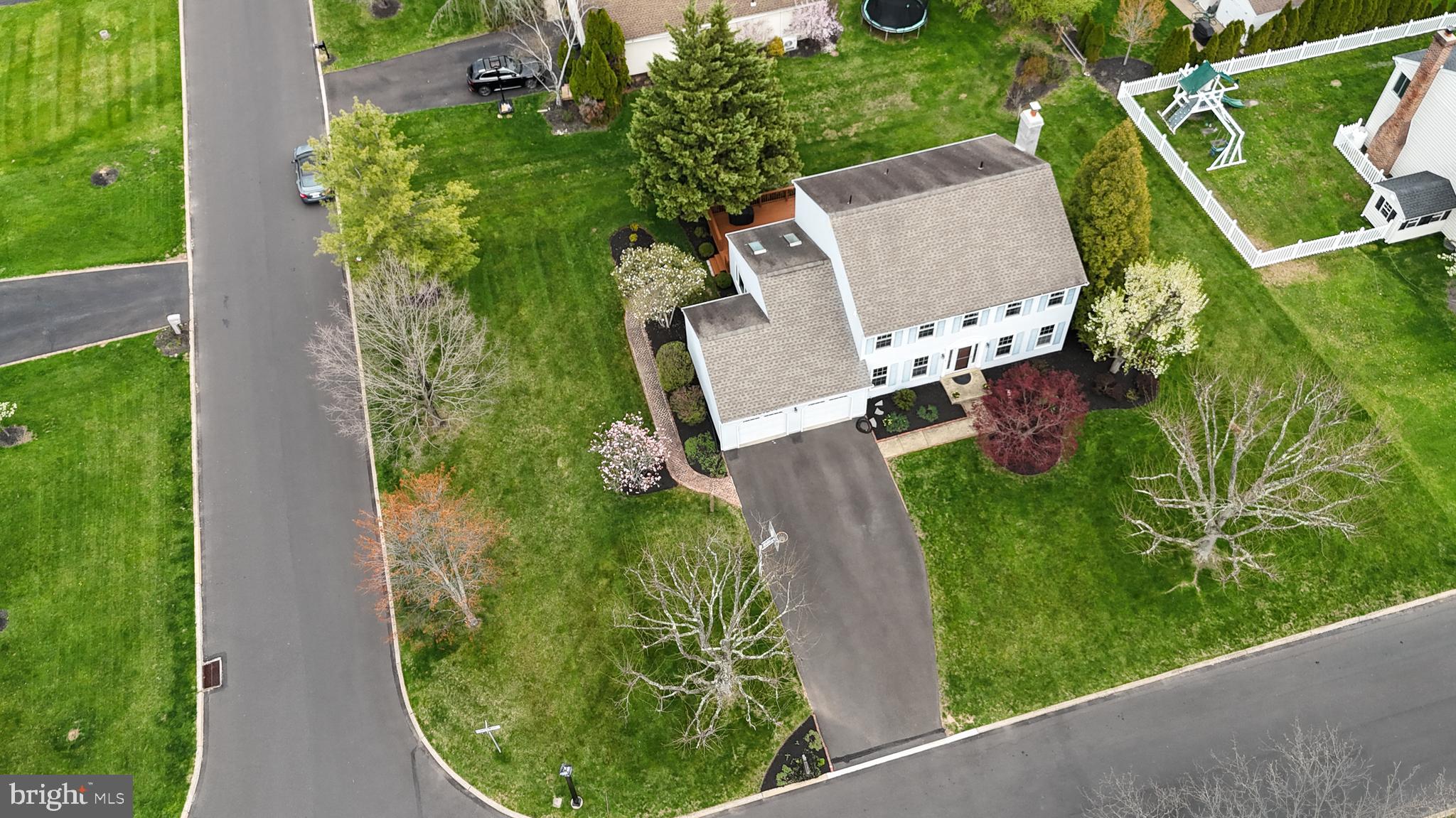 1651 RAMBLEWOOD LANE
