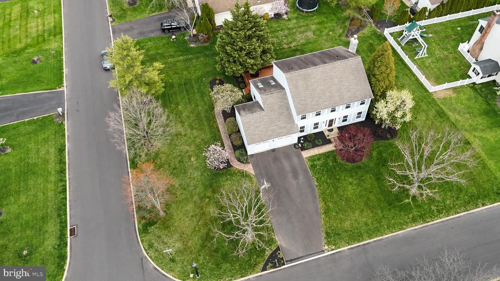 1651 RAMBLEWOOD LANE
