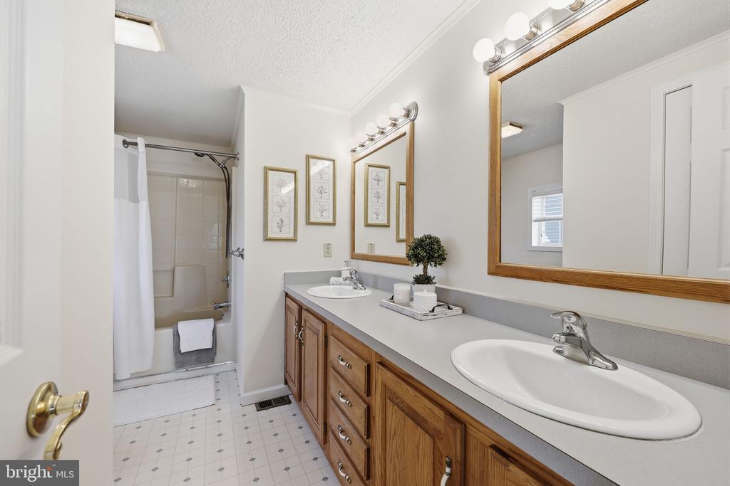 119 GOLDENROD CROSSING E