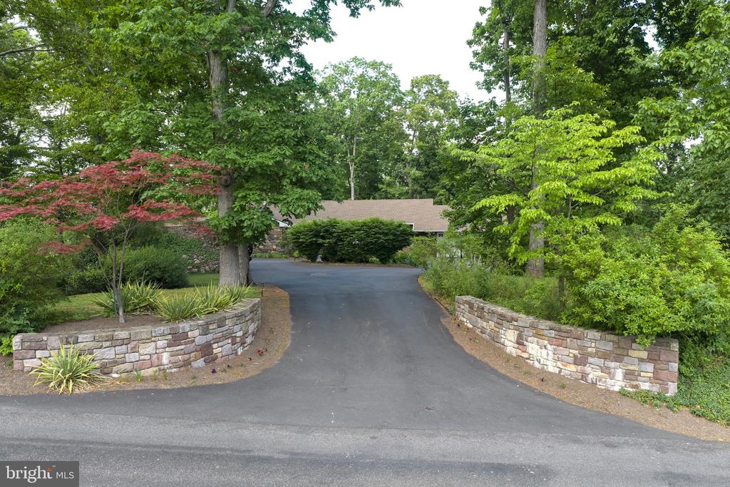 6683 CHAPEL ROAD