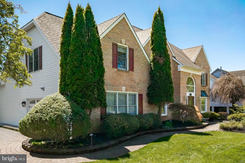35 RADCLIFF DRIVE