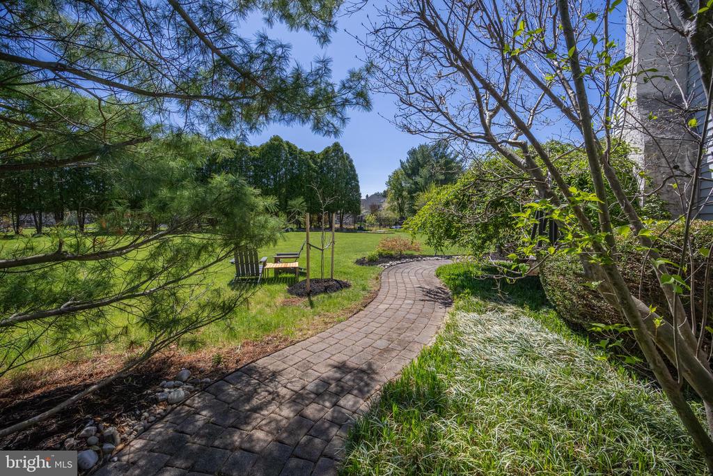 35 RADCLIFF DRIVE