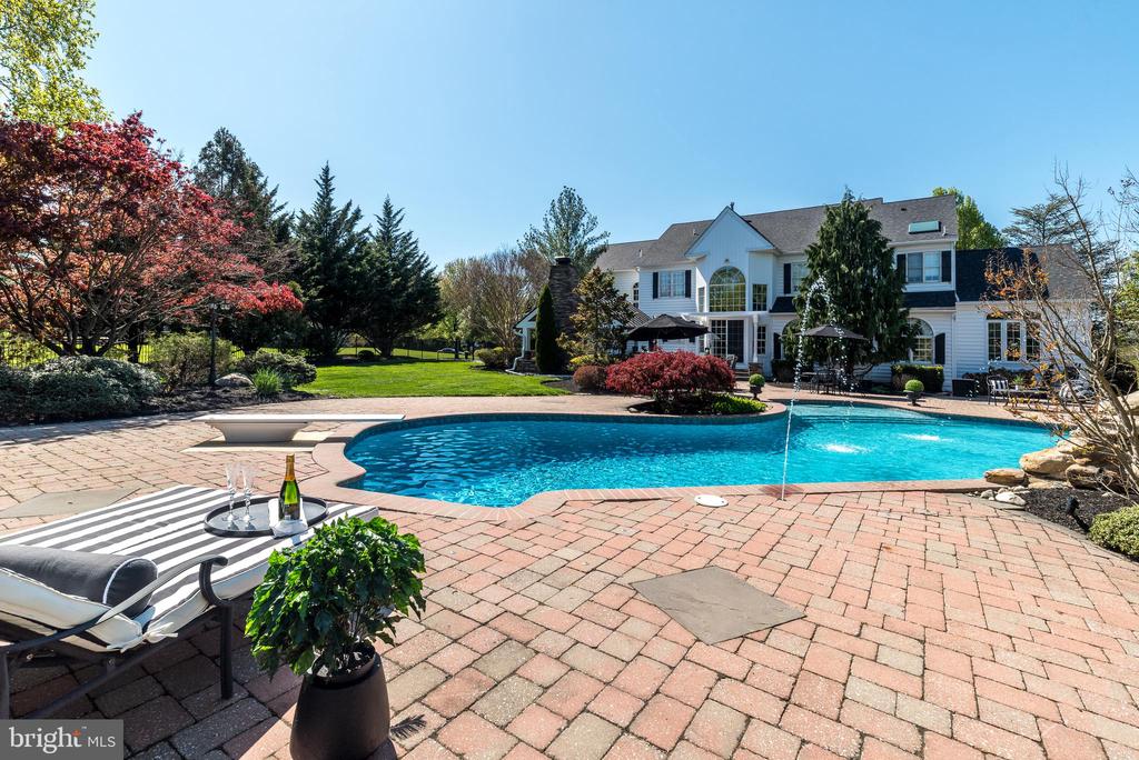 2209 DENBEIGH DRIVE