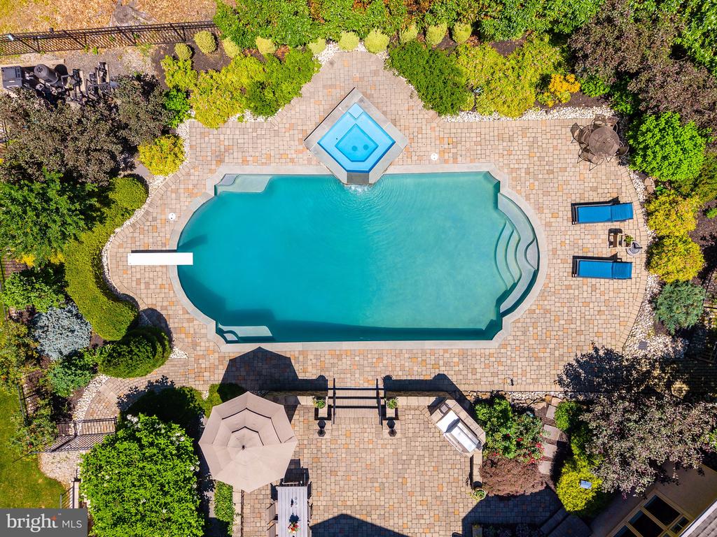 BUCKS
