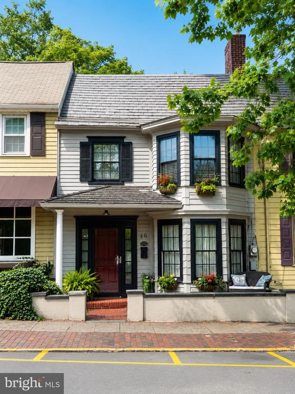 46 W FERRY STREET