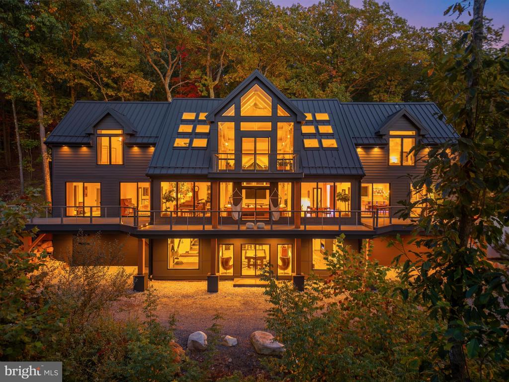 2071 HOLICONG ROAD