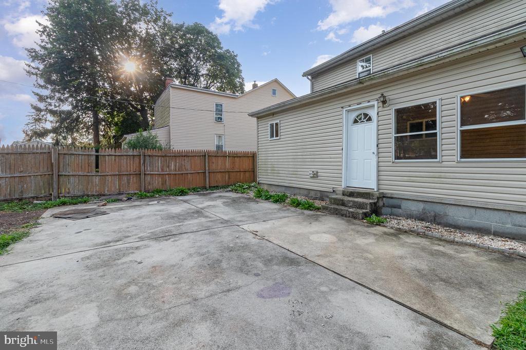 347 C STREET