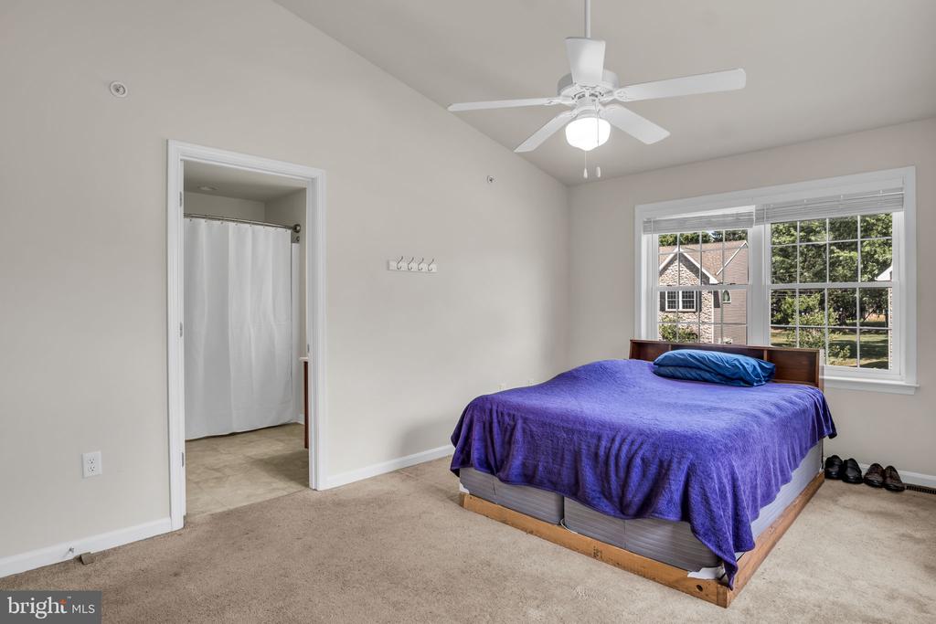 343 MELBOURNE LANE